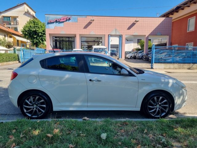 ALFA ROMEO Giulietta Bianco pastello