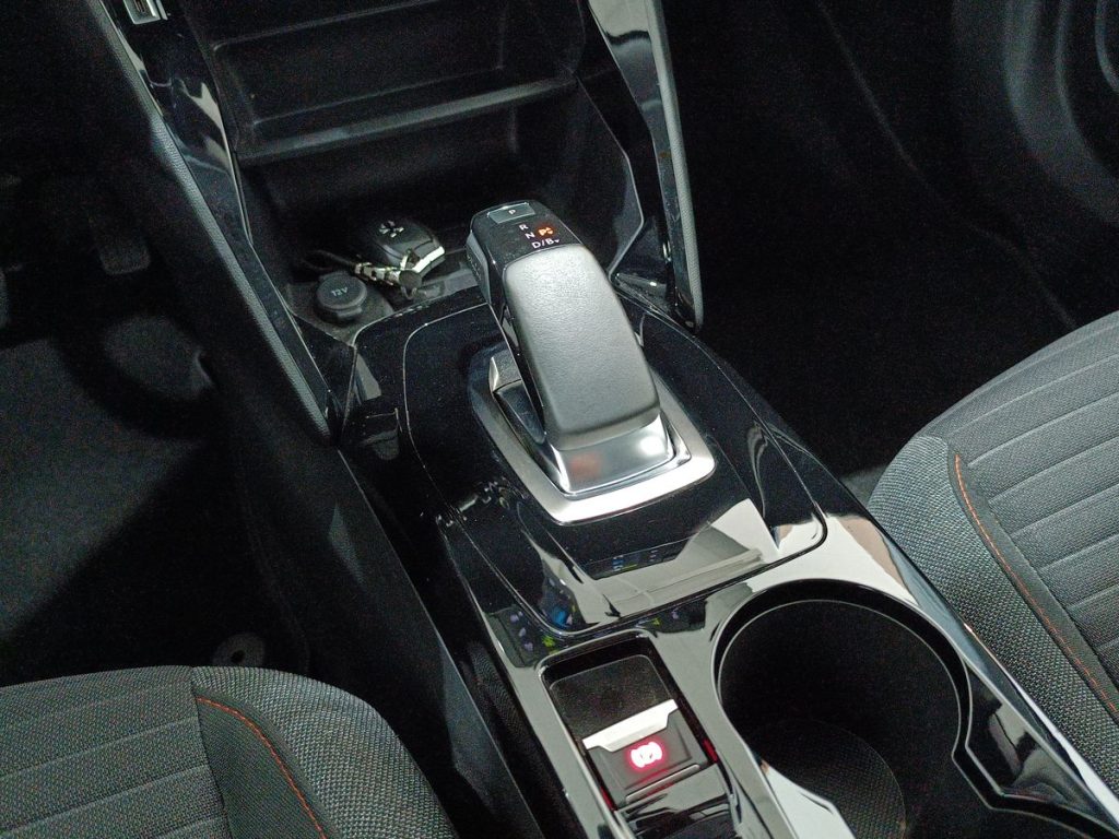 PEUGEOT 2008 motore elettrico 136 CV Active Pack - 8