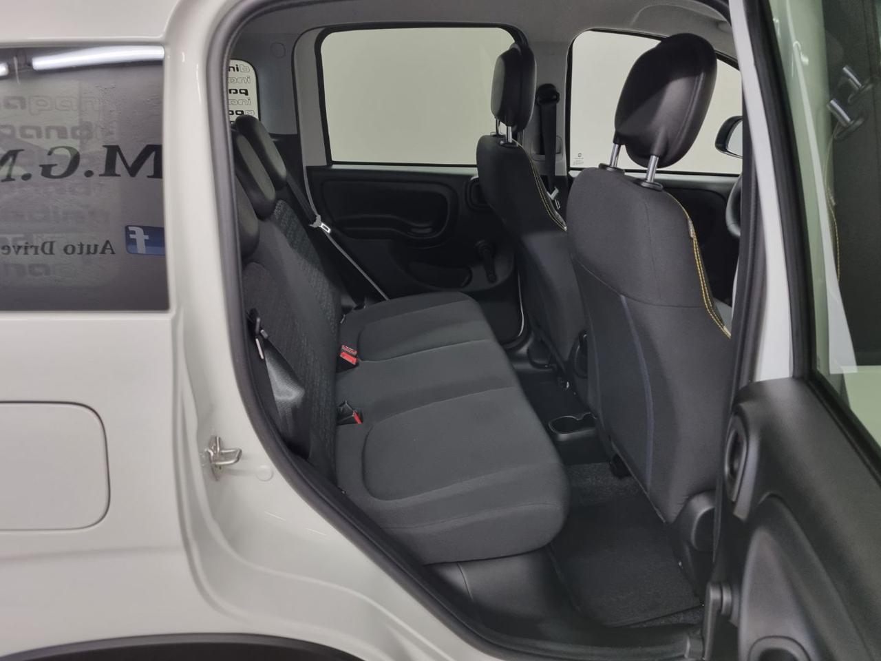 FIAT Panda 1.0 FireFly S&S Hybrid Pandina - 16