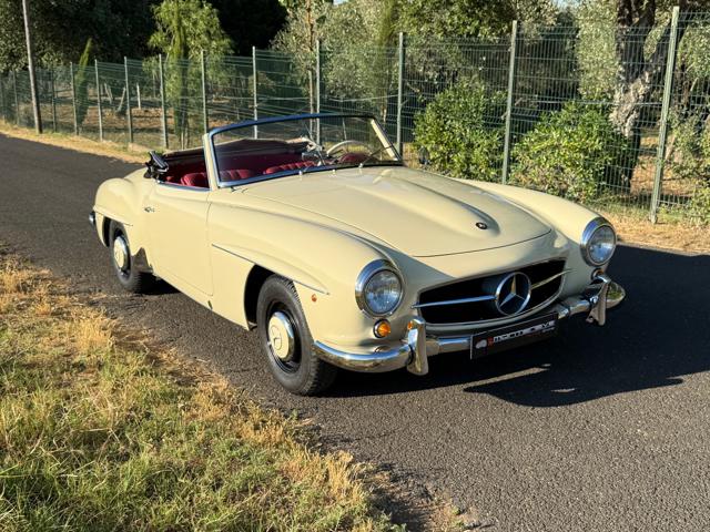 MERCEDES-BENZ 190 Crema pastel