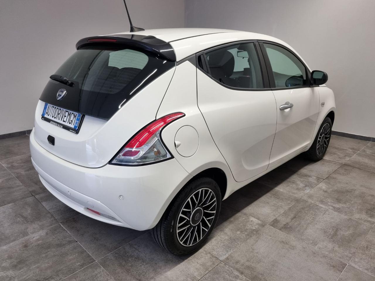 LANCIA Ypsilon 1.0 FireFly 5 porte S&S Hybrid Platino - 16