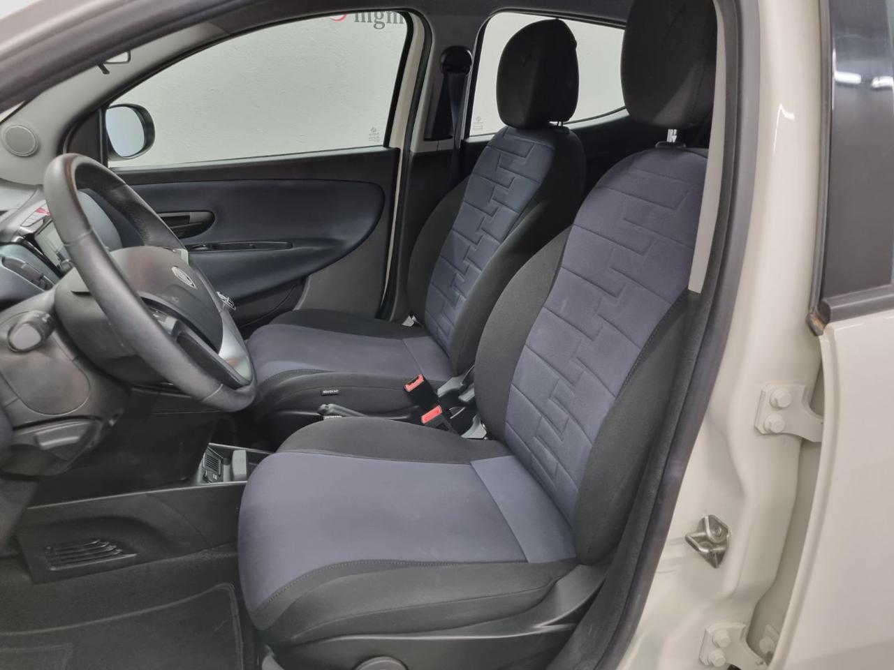 LANCIA Ypsilon 1.0 FireFly 5 porte S&S Hybrid Platino - 24