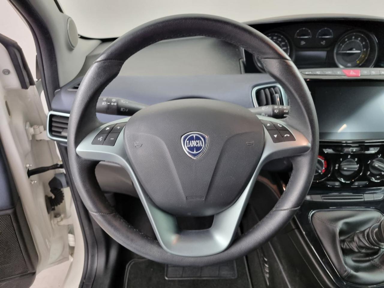 LANCIA Ypsilon 1.0 FireFly 5 porte S&S Hybrid Platino - 27