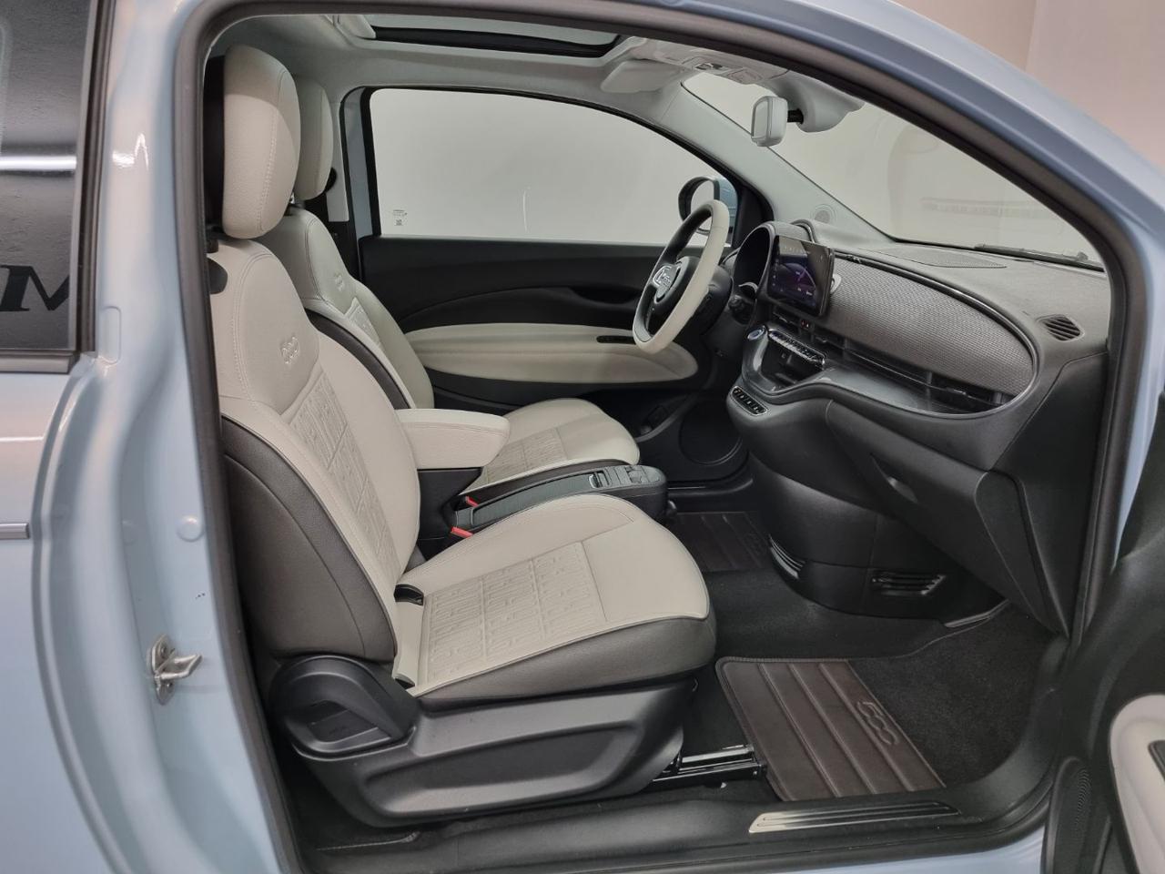 FIAT 500e 42 kWh La Prima - 19