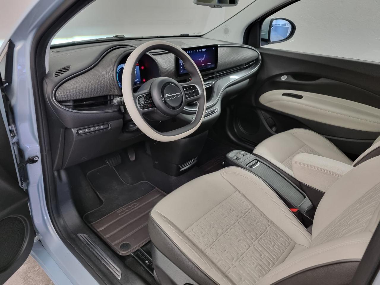 FIAT 500e 42 kWh La Prima - 21