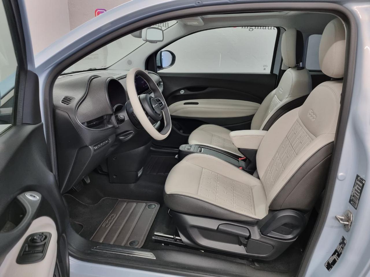 FIAT 500e 42 kWh La Prima - 7