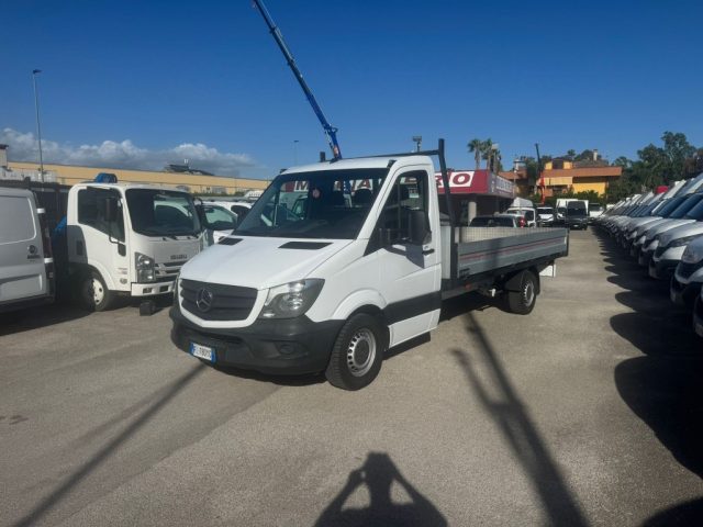 MERCEDES-BENZ  Bianco pastello