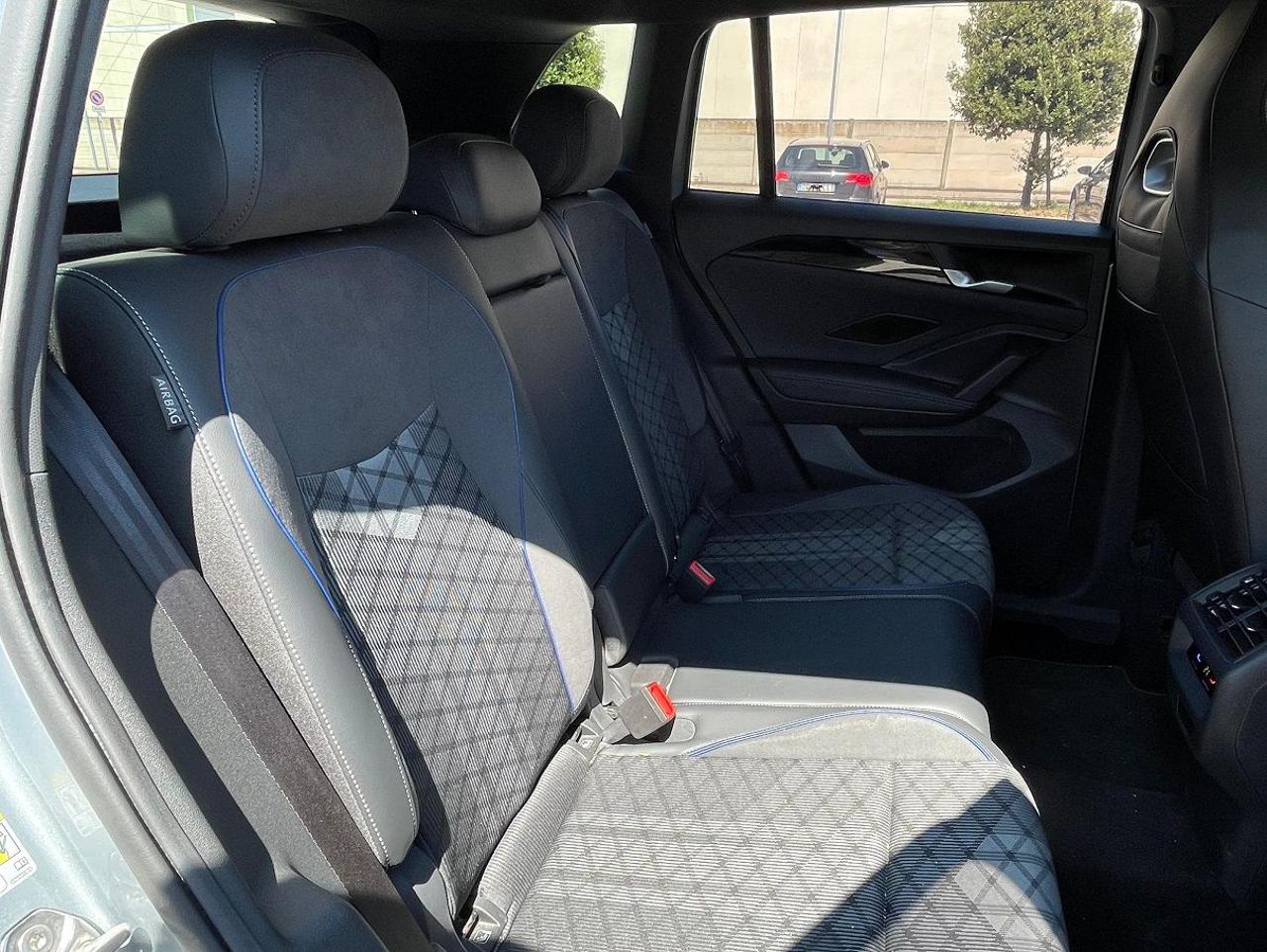 VOLKSWAGEN Tiguan 2.0 TDI 150 CV DSG R-Line SEMINUOVO - 8