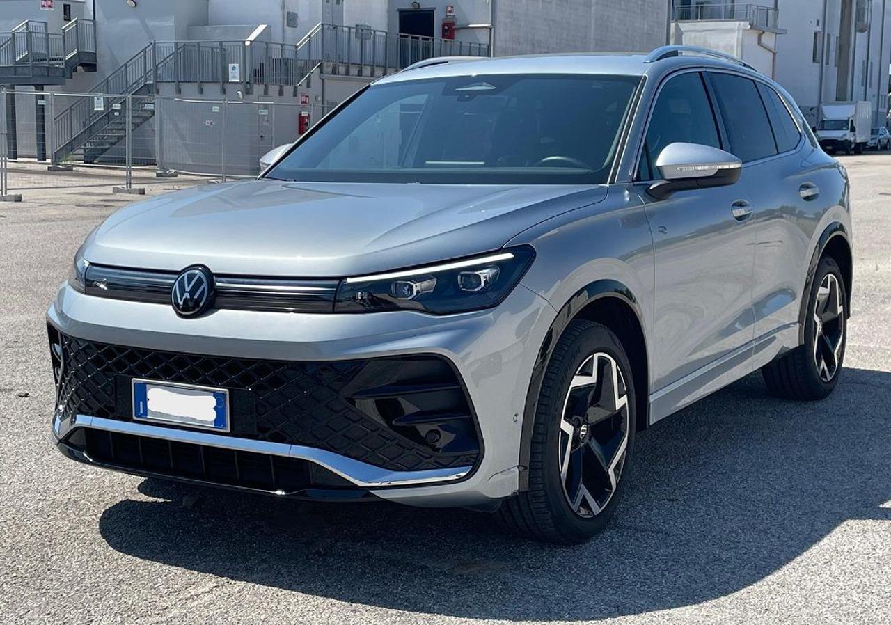 VOLKSWAGEN Tiguan 2.0 TDI 150 CV DSG R-Line SEMINUOVO - 2