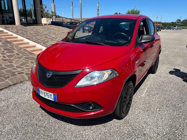 LANCIA Ypsilon Rosso metallizzato