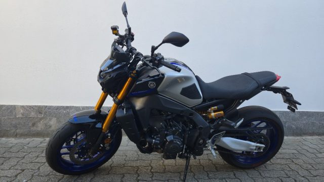 YAMAHA MT-09 Grigio pastello