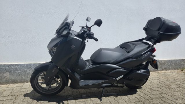 YAMAHA X-MAX 300 Nero pastello