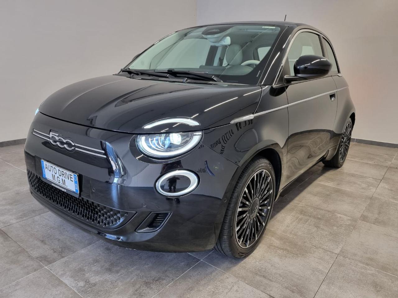 FIAT 500e 3+1 42 kWh La Prima - 19