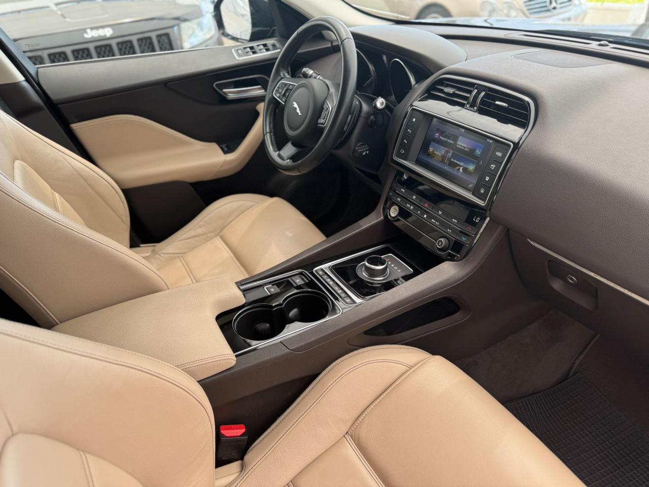 JAGUAR F-Pace 2.0 D 180cv AWD Prestige - Motore nuovo - 10