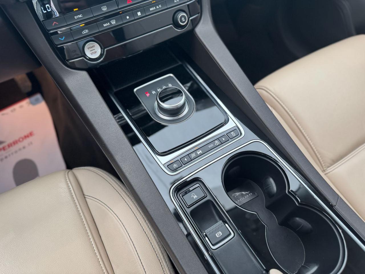 JAGUAR F-Pace 2.0 D 180cv AWD Prestige - Motore nuovo - 22