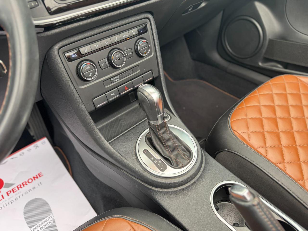 VOLKSWAGEN Maggiolino Cabrio 2.0 TDI DSG Sport Exclusive - UNICA - 27