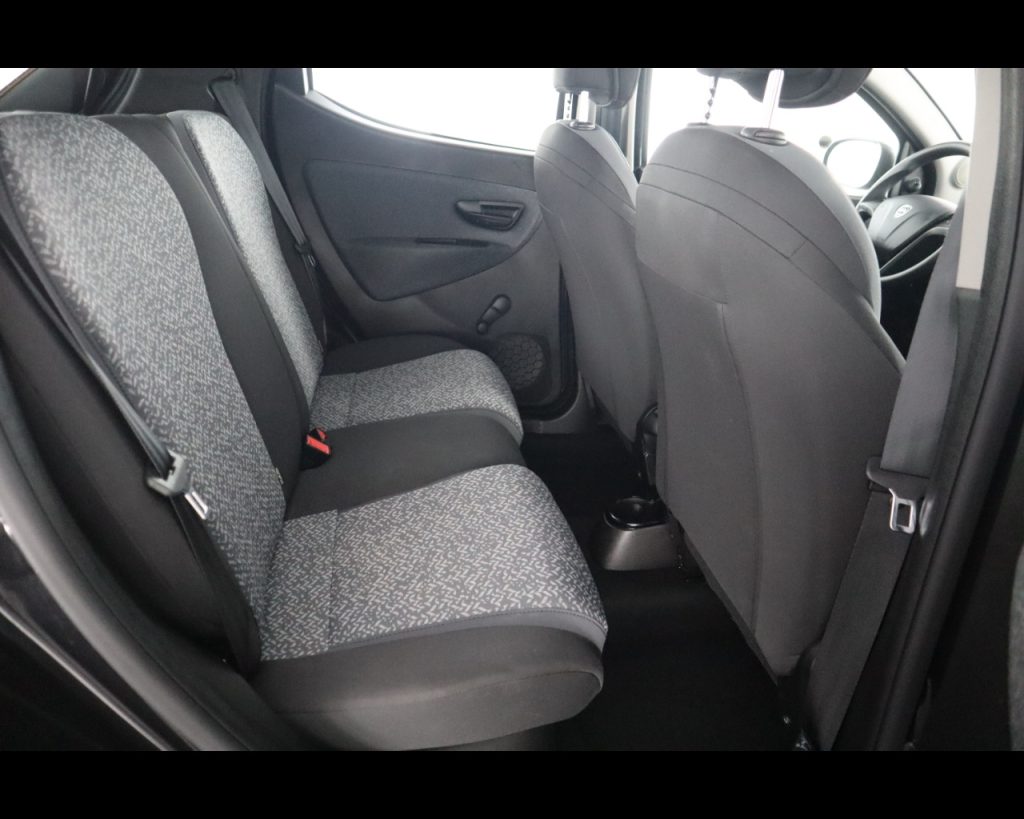 LANCIA Ypsilon 1.0 firefly hybrid Silver s&s 70cv - 18