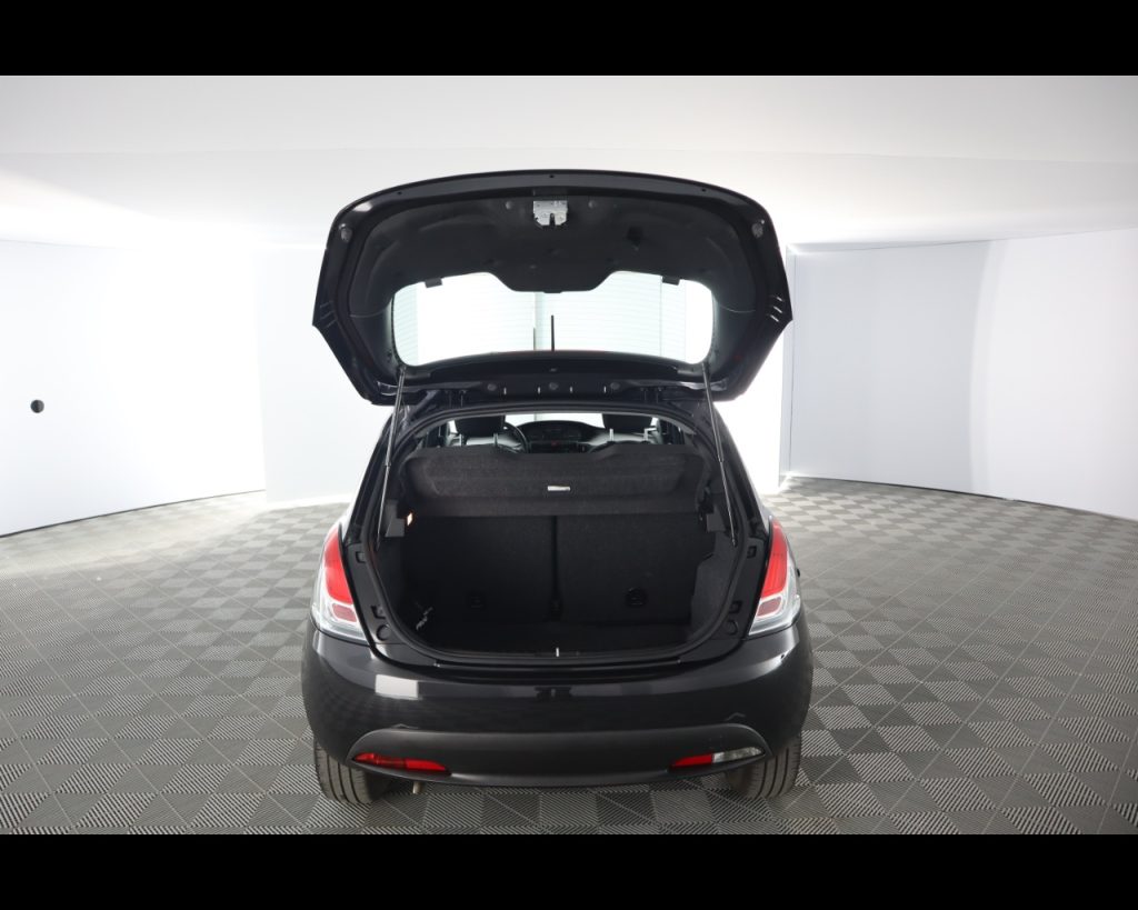 LANCIA Ypsilon 1.0 firefly hybrid Silver s&s 70cv - 19