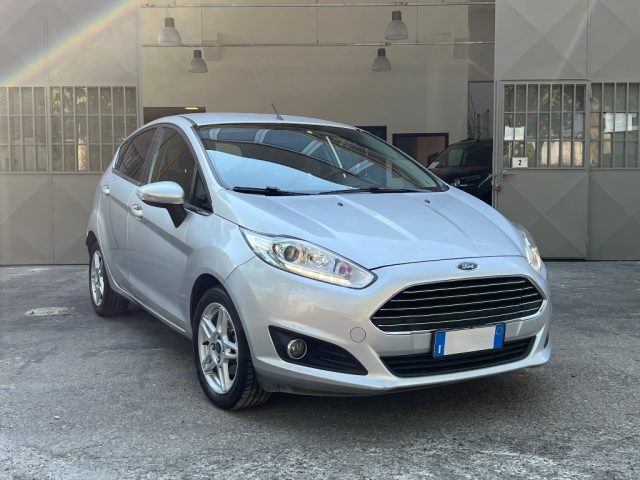 FORD Fiesta Argento metallizzato