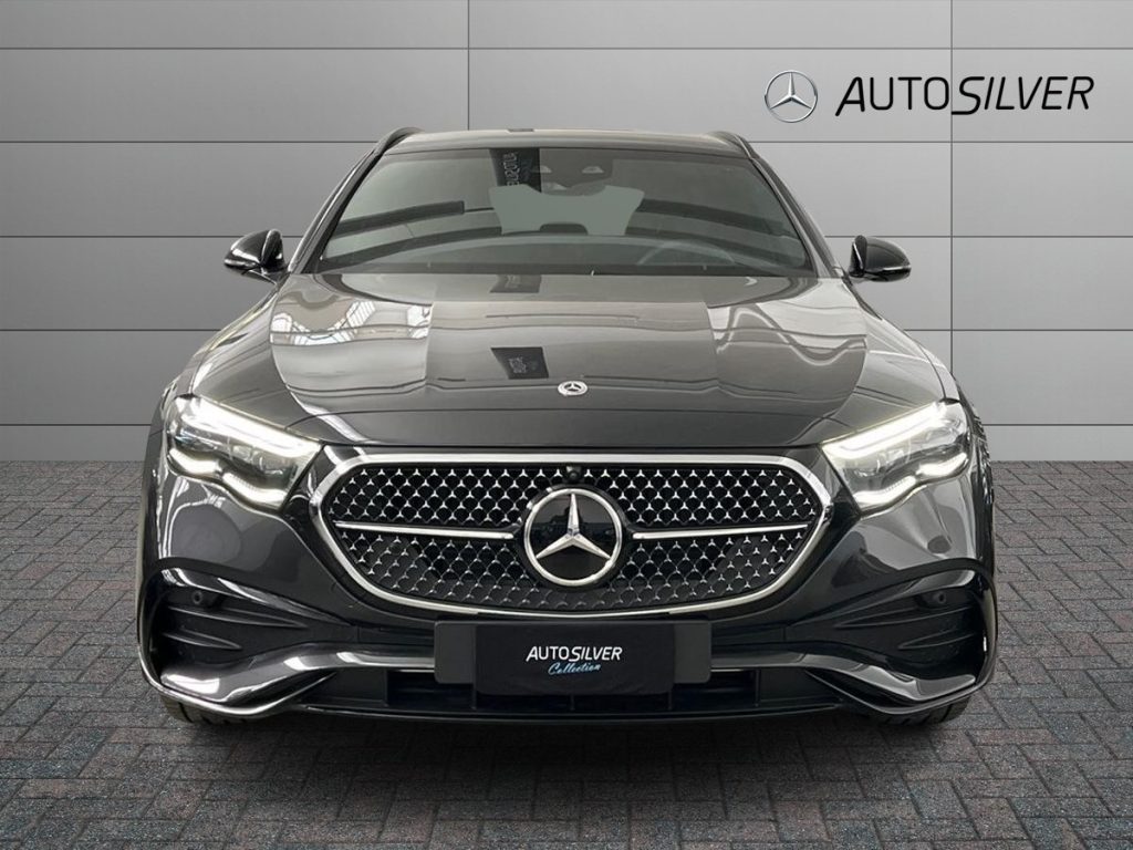 MERCEDES-BENZ E 220 d Mild hybrid 4Matic S.W. AMG Line Premium - 3