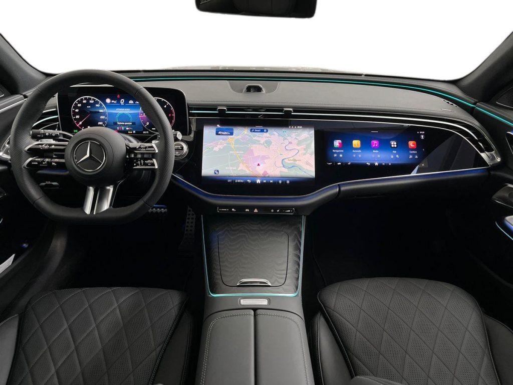 MERCEDES-BENZ E 220 d Mild hybrid 4Matic S.W. AMG Line Premium - 9