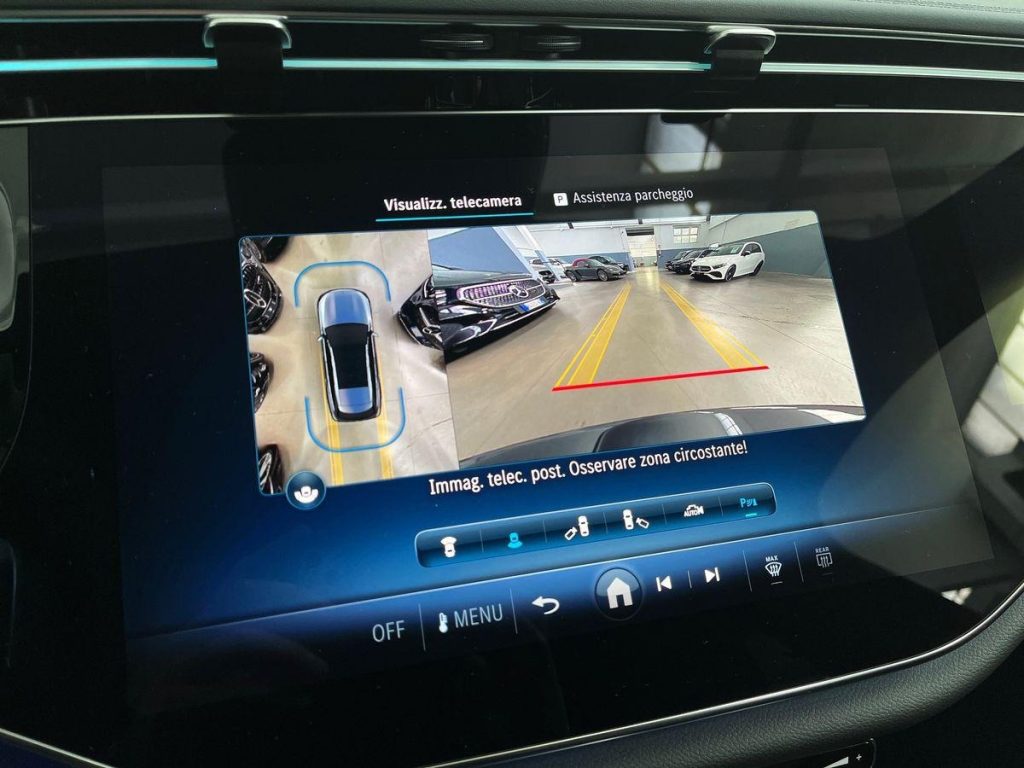 MERCEDES-BENZ E 220 d Mild hybrid 4Matic S.W. AMG Line Premium - 12