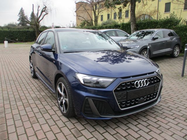 AUDI A1 Blu metallizzato