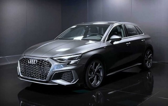 AUDI A3 Grigio scuro metallizzato