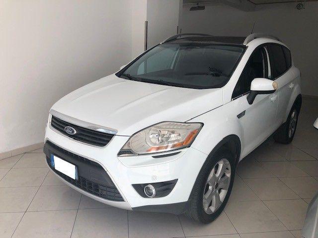 FORD Kuga Bianco pastello
