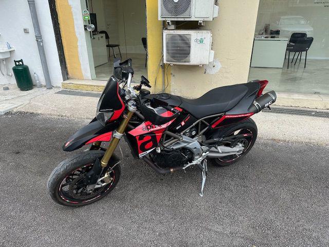 APRILIA Dorsoduro 750 Rosso metallizzato