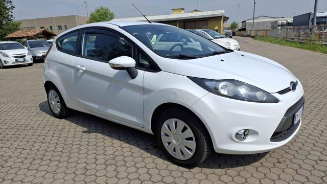 FORD Fiesta Bianco pastello