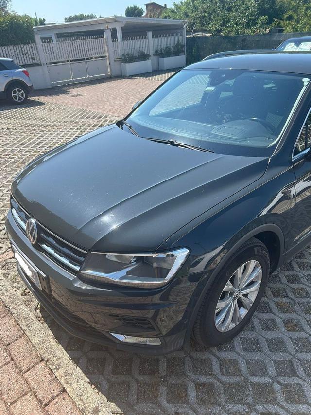 VOLKSWAGEN Tiguan Grigio scuro metallizzato
