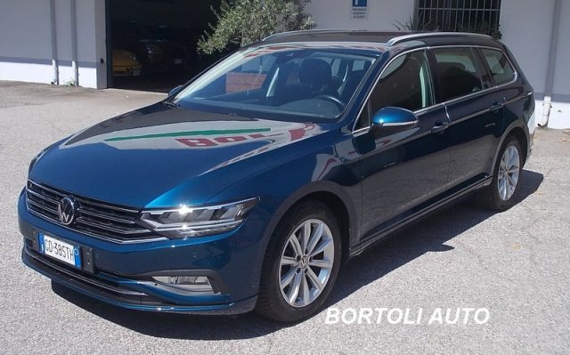 VOLKSWAGEN Passat Variant Blu metallizzato