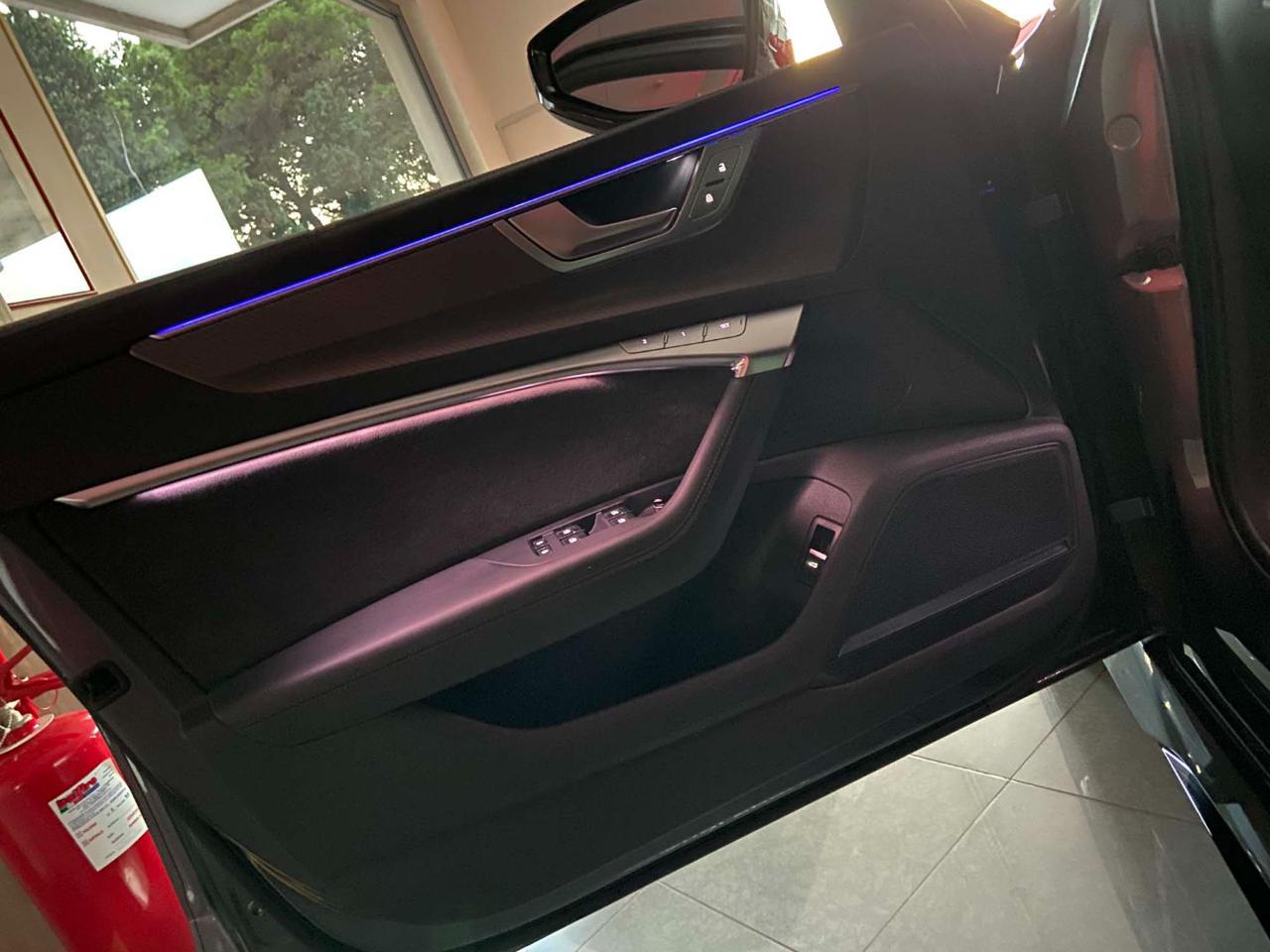 AUDI RS6 Avant 4.0 TFSI V8 quattro tiptronic - 46