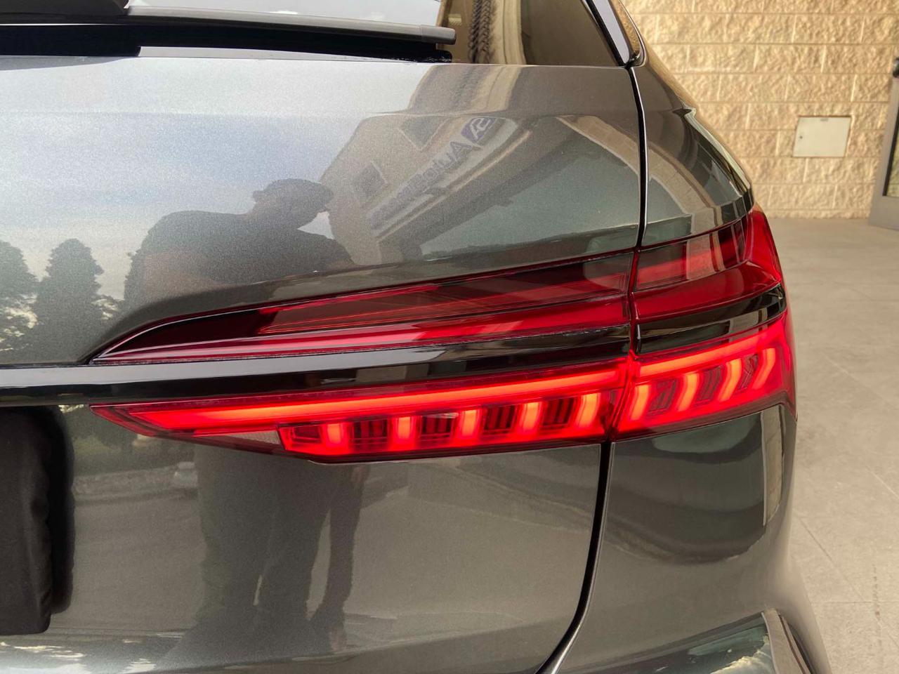 AUDI RS6 Avant 4.0 TFSI V8 quattro tiptronic - 54