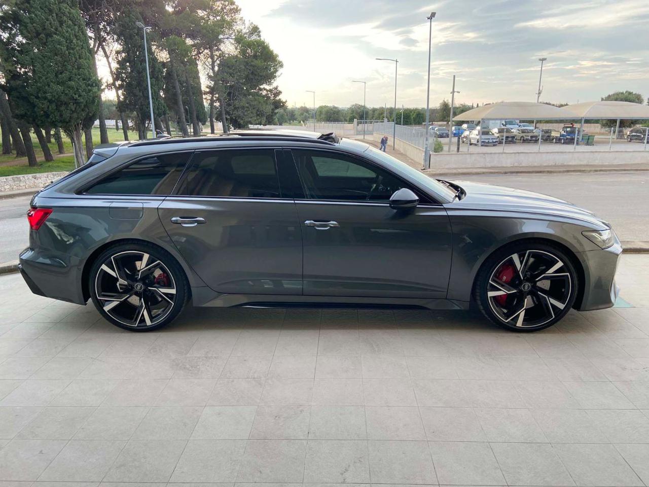 AUDI RS6 Avant 4.0 TFSI V8 quattro tiptronic - 4