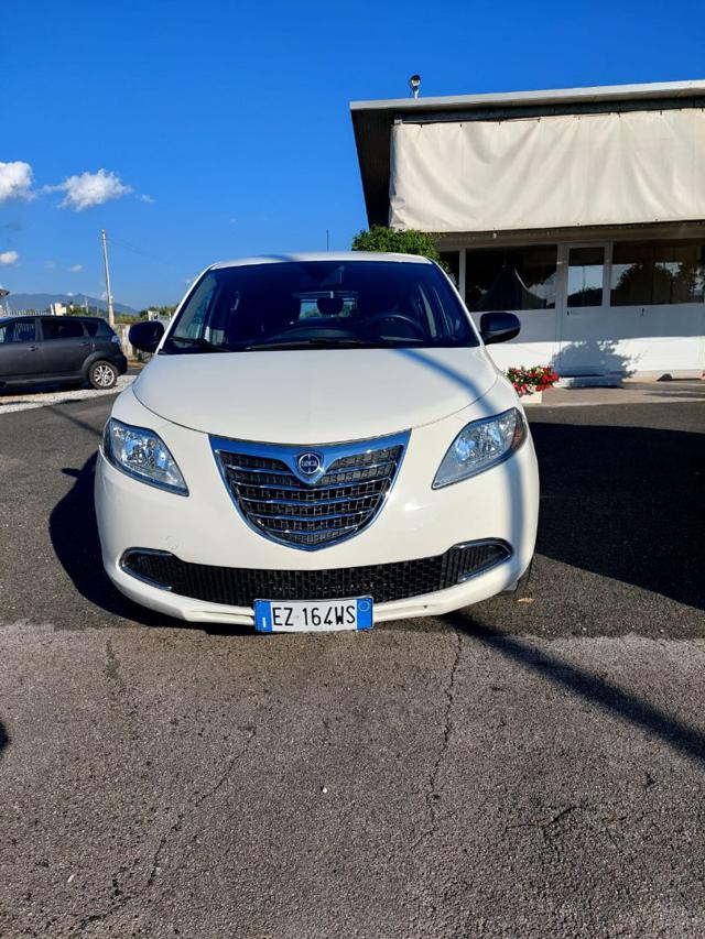LANCIA Ypsilon Bianco pastello