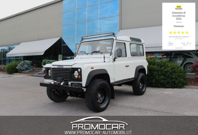 LAND ROVER Defender Bianco pastello