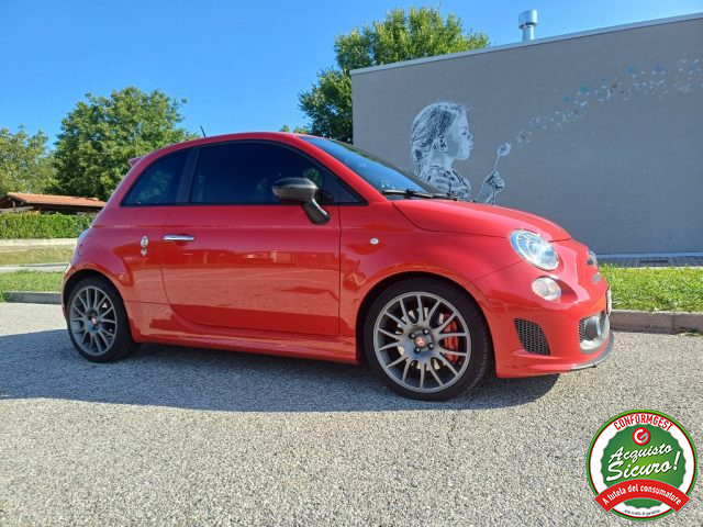 ABARTH 695 Rosso metallizzato
