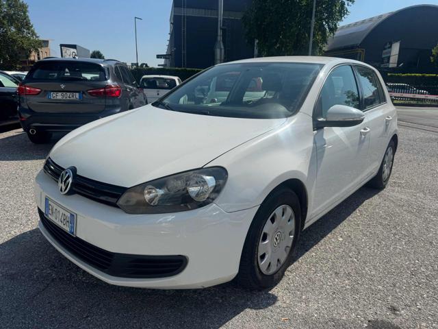VOLKSWAGEN Golf Bianco pastello