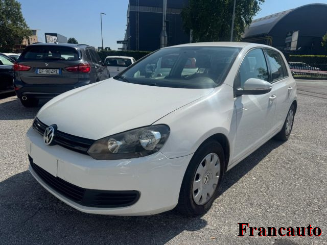 VOLKSWAGEN Golf Bianco pastello