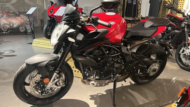 MV AGUSTA Brutale 800 Rosso pastello