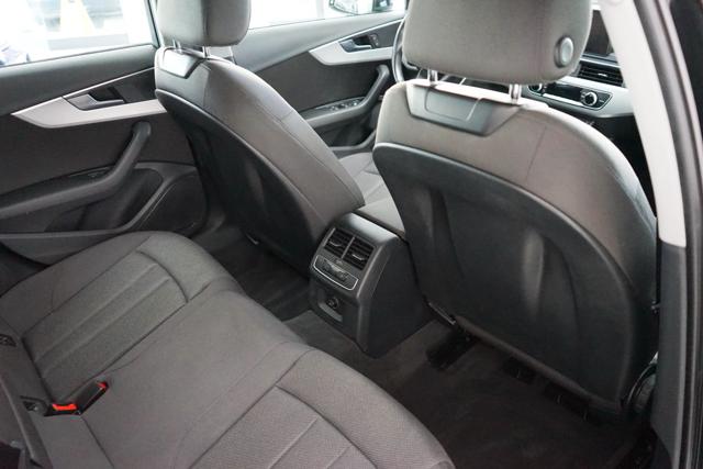 AUDI A4 33