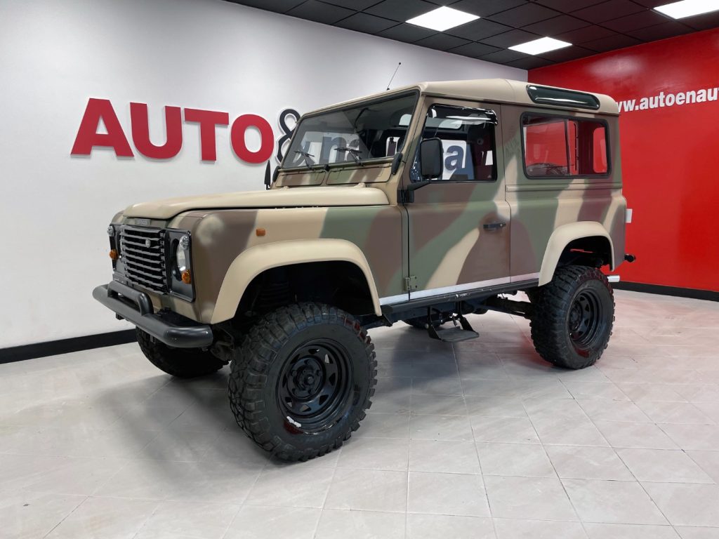 LAND ROVER Defender DEFENDER 90 2.0 FAM COUNTY SW - 3