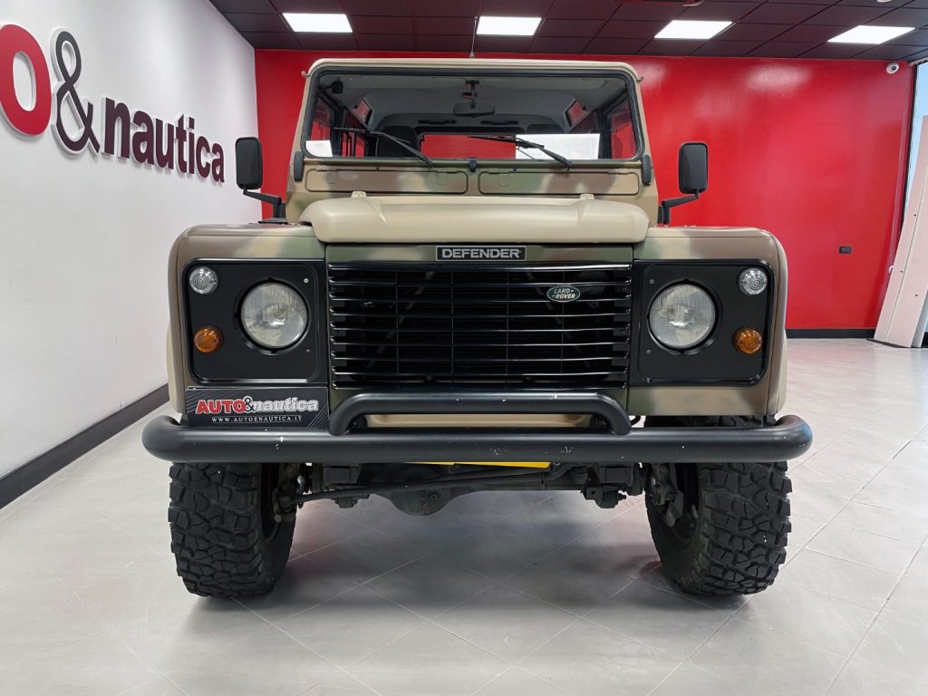 LAND ROVER Defender DEFENDER 90 2.0 FAM COUNTY SW - 4
