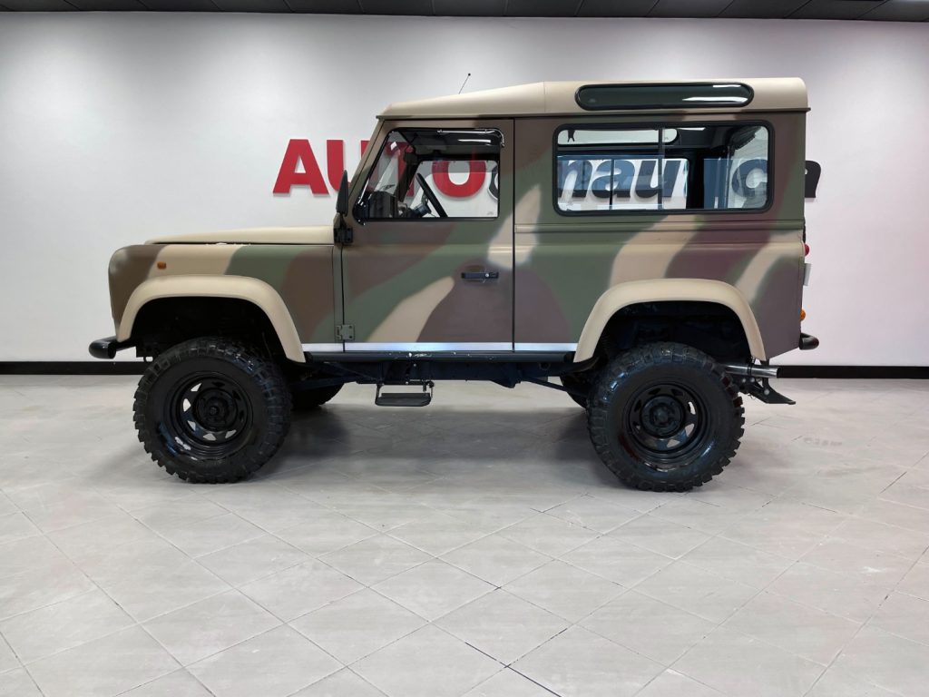 LAND ROVER Defender DEFENDER 90 2.0 FAM COUNTY SW - 6