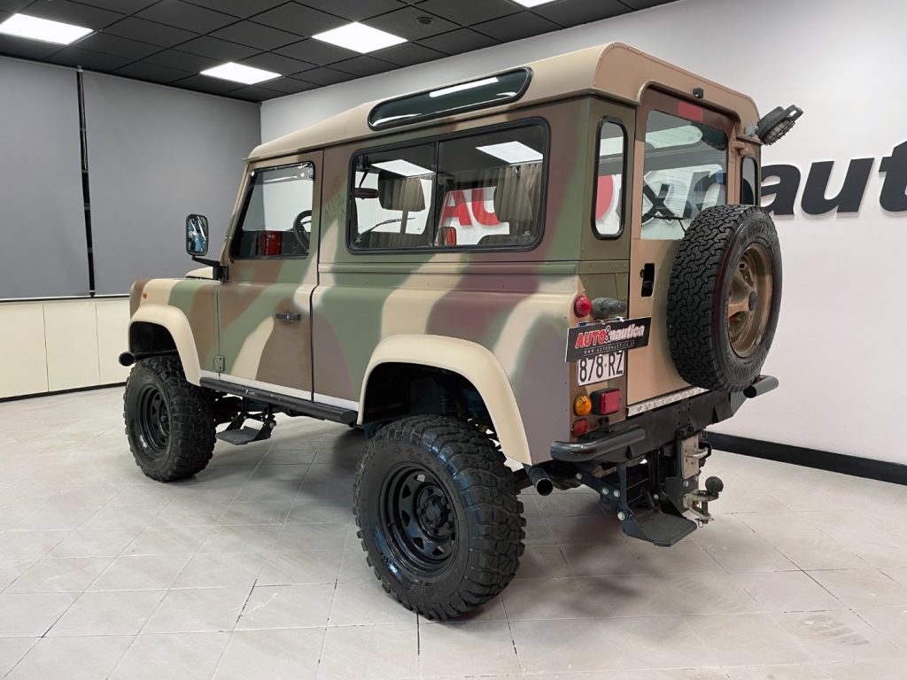 LAND ROVER Defender DEFENDER 90 2.0 FAM COUNTY SW - 8