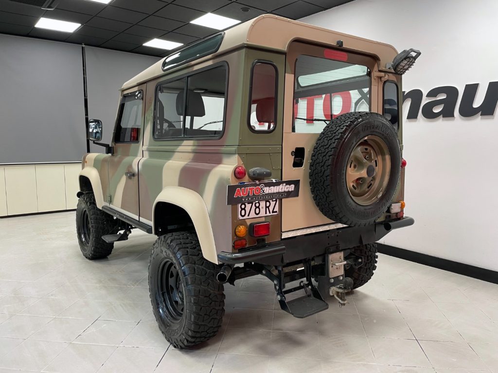 LAND ROVER Defender DEFENDER 90 2.0 FAM COUNTY SW - 9