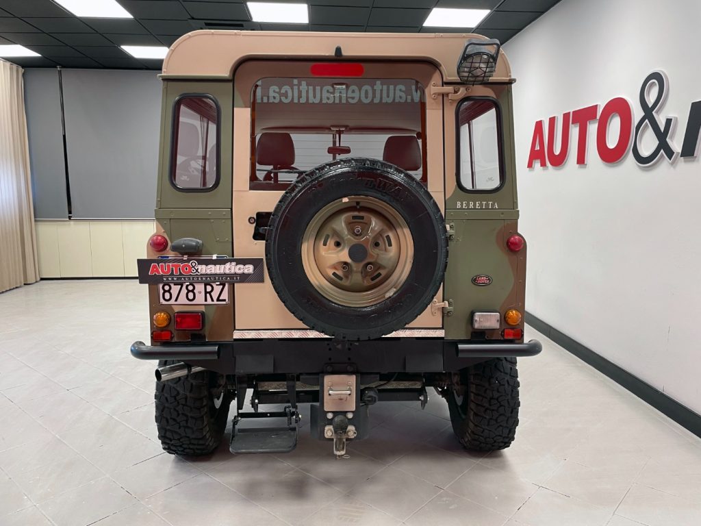 LAND ROVER Defender DEFENDER 90 2.0 FAM COUNTY SW - 10