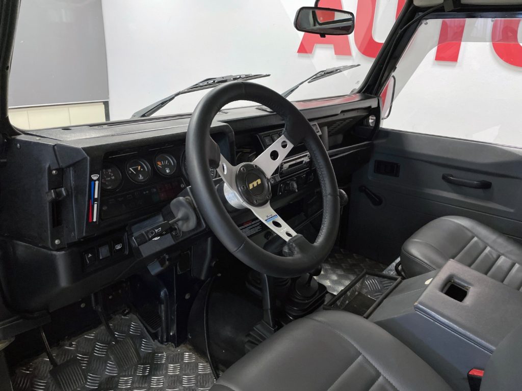 LAND ROVER Defender DEFENDER 90 2.0 FAM COUNTY SW - 15